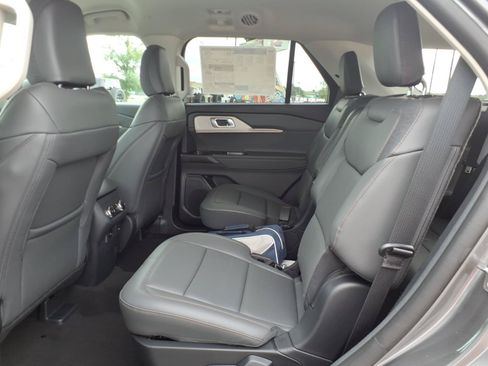 New 2026 Ford Explorer Active w/ Active Comfort Package RWD image 13