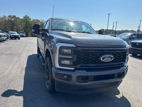 Used 2023 Ford F250 XLT w/ XLT Premium Package AWD/4WD image 3