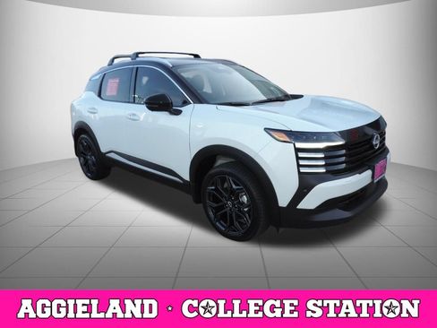 Certified 2025 Nissan Kicks SR w/ Illumination Package AWD/4WD image 3