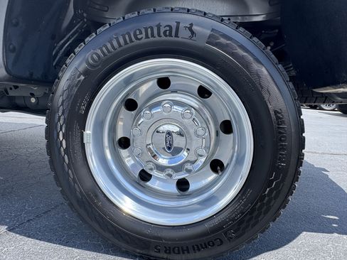 Used 2025 Ford F450 Platinum w/ FX4 Off-Road Package AWD/4WD image 24