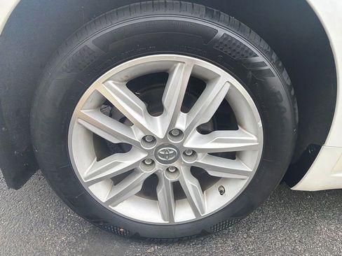 Used 2015 Toyota Avalon XLE FWD image 39