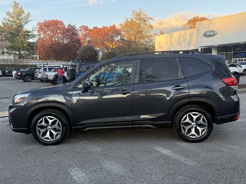 Used 2019 Subaru Forester Premium w/ All-Weather Package image 9