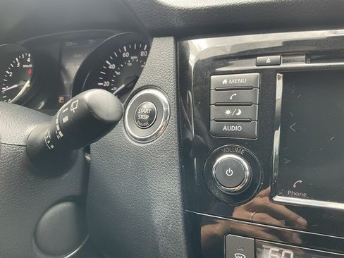 Used 2019 Nissan Rogue SV AWD/4WD image 27