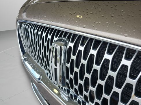 Used 2021 Lincoln Nautilus FWD w/ Equipment Group 101A image 29