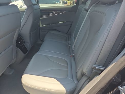 Used 2022 Lincoln Nautilus Reserve AWD/4WD image 11