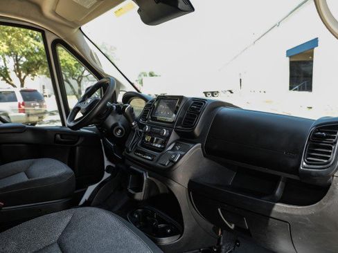 Used 2023 RAM ProMaster 2500 FWD image 11