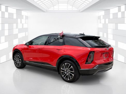 Used 2026 Cadillac Optiq Sport 1 RWD image 5