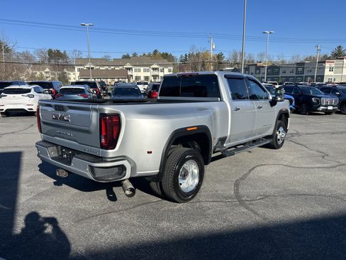 Used 2023 GMC Sierra 3500 Denali w/ Denali Ultimate Package AWD/4WD image 11