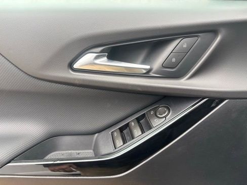 New 2026 Chevrolet Equinox LT w/ Convenience Package II FWD image 24
