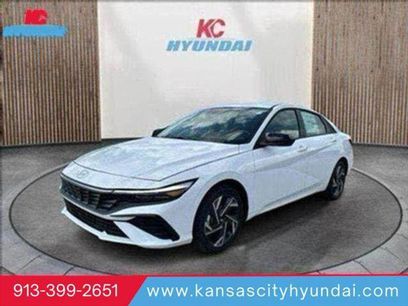 New 2025 Hyundai Elantra SEL
