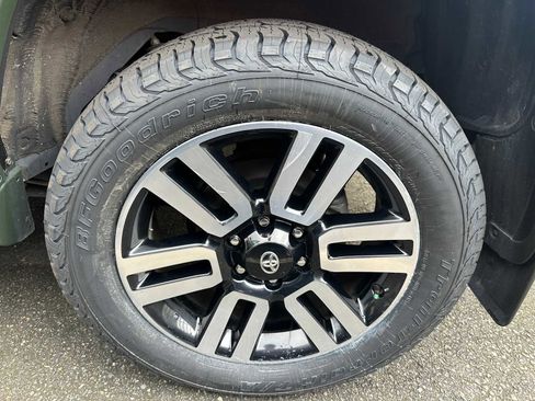 Certified 2022 Toyota 4Runner Limited AWD/4WD image 4