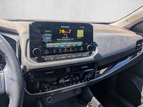 Used 2023 Nissan Rogue SL w/ SL Premium Package FWD image 12