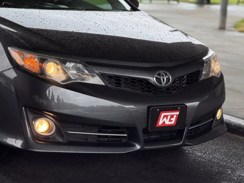 Used 2012 Toyota Camry SE FWD image 10