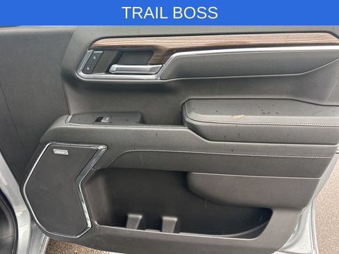 Used 2023 Chevrolet Silverado 1500 LT Trail Boss w/ Convenience Package II AWD/4WD image 8