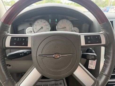 Used 2010 Chrysler 300 C w/ Luxury Group II RWD image 22