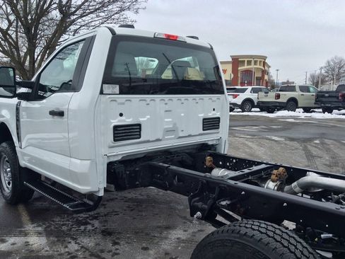 Used 2024 Ford F350 XL w/ Snow Plow Prep Package image 13