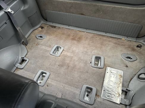 Used 2001 Toyota Land Cruiser image 25