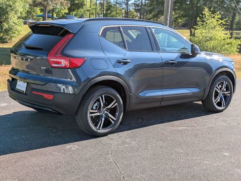 Used 2026 Volvo XC40 B5 Core AWD/4WD image 6