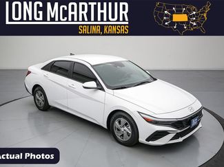 Used 2025 Hyundai Elantra SE FWD video 1