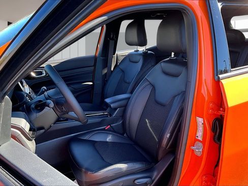 New 2026 Jeep Compass Latitude image 22