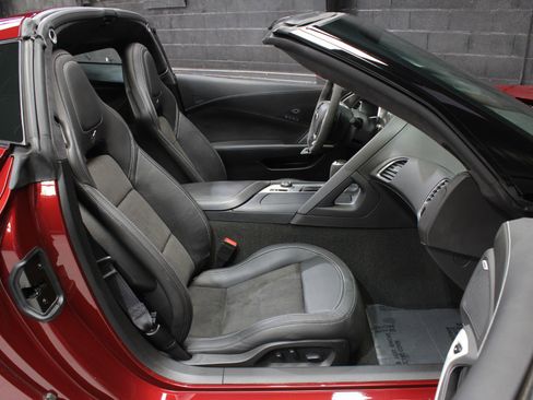 Used 2018 Chevrolet Corvette Stingray Coupe image 38