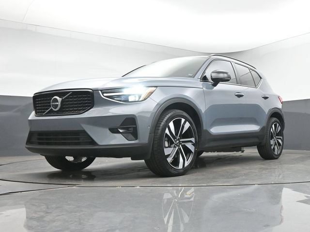 Used 2023 Volvo XC40 B5 Ultimate w/ Protection Package Premier AWD/4WD image 40
