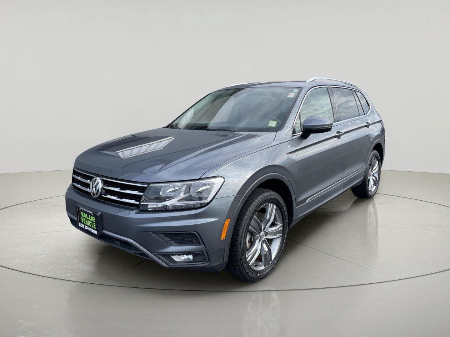 Used 2020 Volkswagen Tiguan SEL AWD/4WD image 3