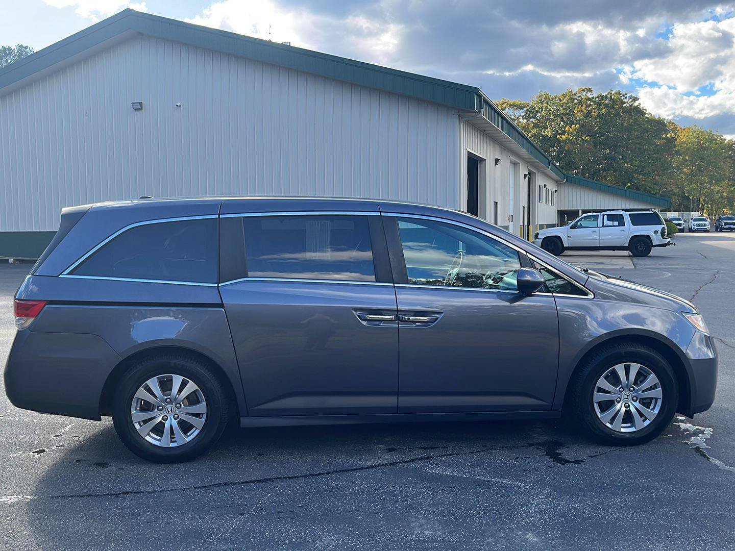 Used 2016 Honda Odyssey SE image 29