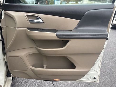 Used 2015 Honda Odyssey Touring Elite image 41