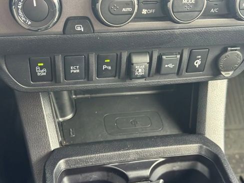 Certified 2022 Toyota Tacoma TRD Sport w/ Technology Package image 25