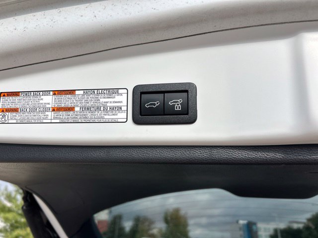 Used 2023 Toyota Corolla Cross XLE w/ Convenience Package FWD image 12