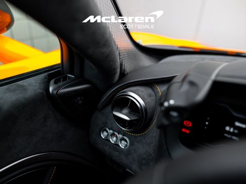 Used 2024 McLaren 750S Spider RWD image 26