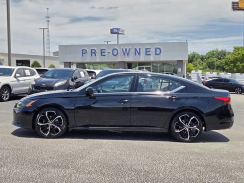 Used 2024 Nissan Altima 2.5 SR FWD image 12