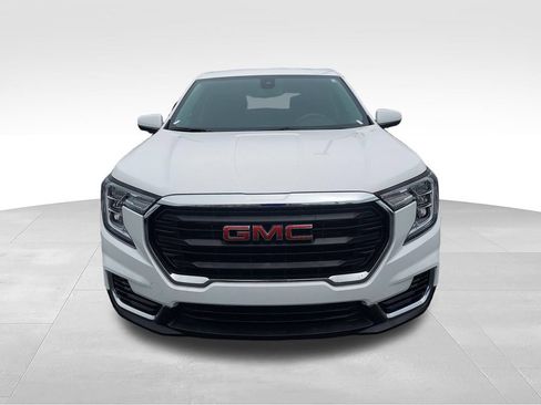 Used 2024 GMC Terrain SLE FWD image 8