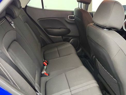 Used 2023 Hyundai Venue SEL FWD image 23