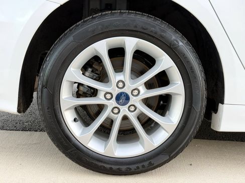 Used 2020 Ford Fusion SE FWD image 11