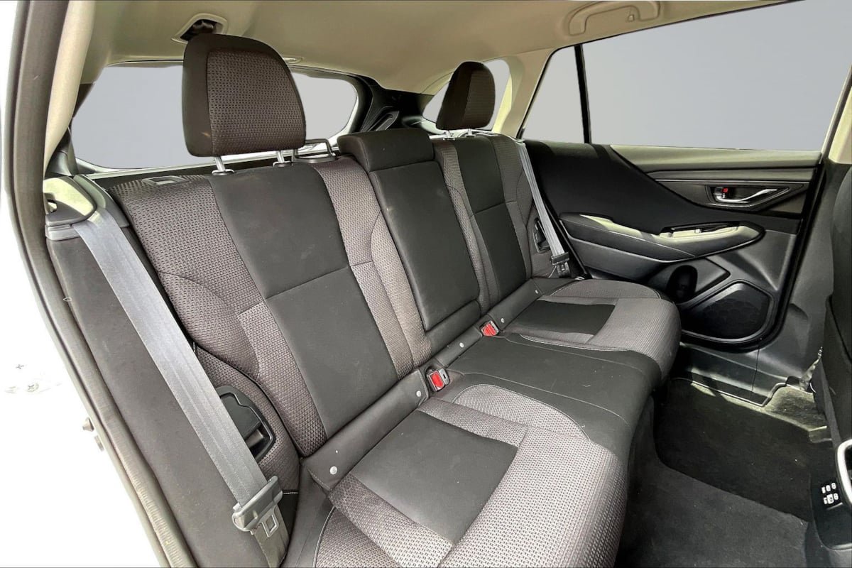 Used 2024 Subaru Outback Premium AWD/4WD image 27