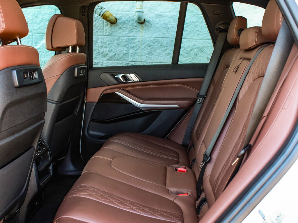 Used 2023 BMW X5 xDrive40i w/ Luxury Seating Package AWD/4WD image 37