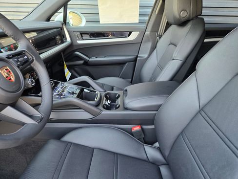 New 2025 Porsche Cayenne S AWD/4WD image 26