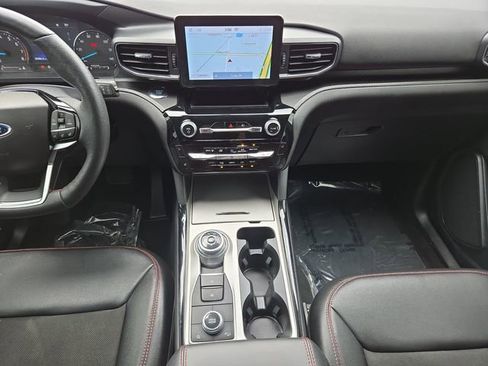 Used 2023 Ford Explorer ST-Line AWD/4WD image 11