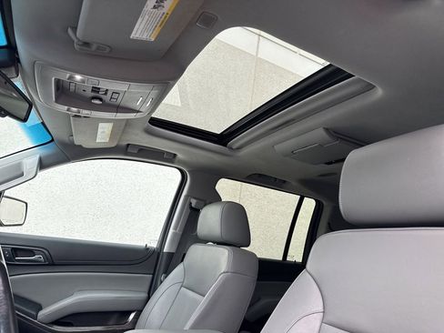 Used 2018 Chevrolet Suburban LT image 25