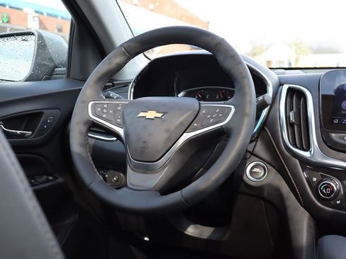 Used 2023 Chevrolet Equinox Premier image 45