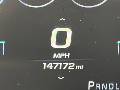 Used 2017 Chevrolet Suburban LT image 5