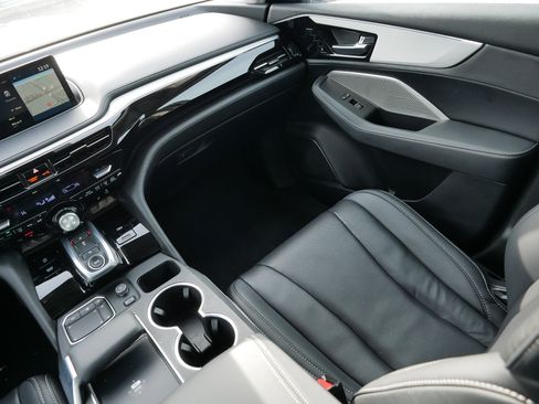 Used 2023 Acura MDX SH-AWD w/ Technology Package image 11