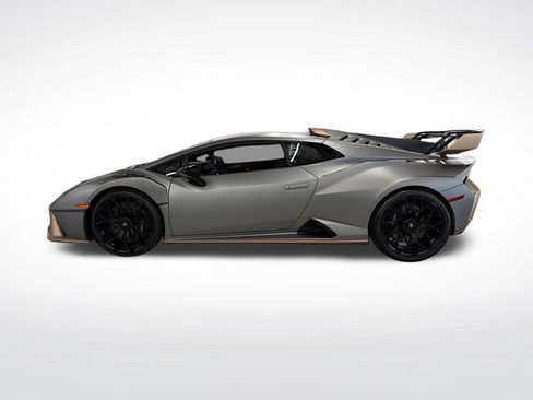 Used 2023 Lamborghini Huracan STO image 2