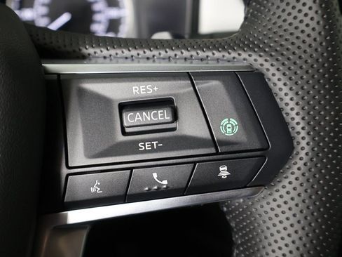 New 2025 Mitsubishi Outlander SE image 43