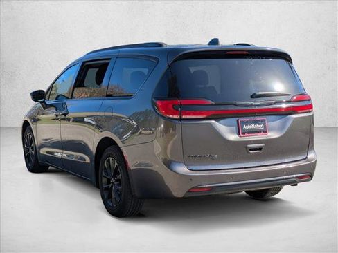 Used 2021 Chrysler Pacifica Touring w/ S Appearance Package image 6