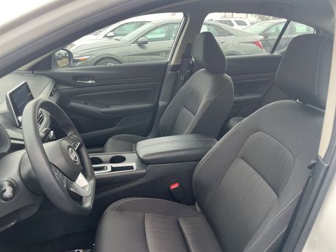 Used 2025 Nissan Altima 2.5 SV image 36