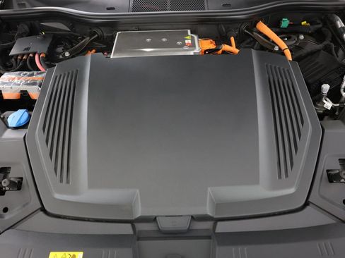 Used 2024 Audi Q8 e-tron Prestige w/ Prestige Package AWD/4WD image 29