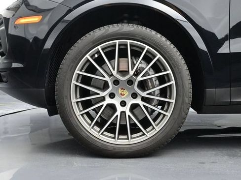 Used 2022 Porsche Cayenne Platinum Edition AWD/4WD image 6
